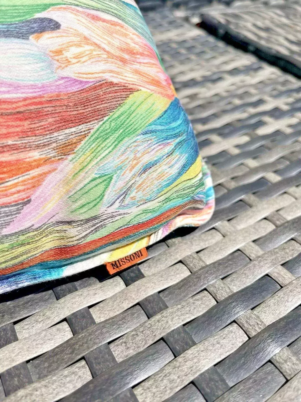 photo vintage Pair Of 2 Designer Missoni Masters Floral Tulip Colourful Cushions Rrp 170 Euros