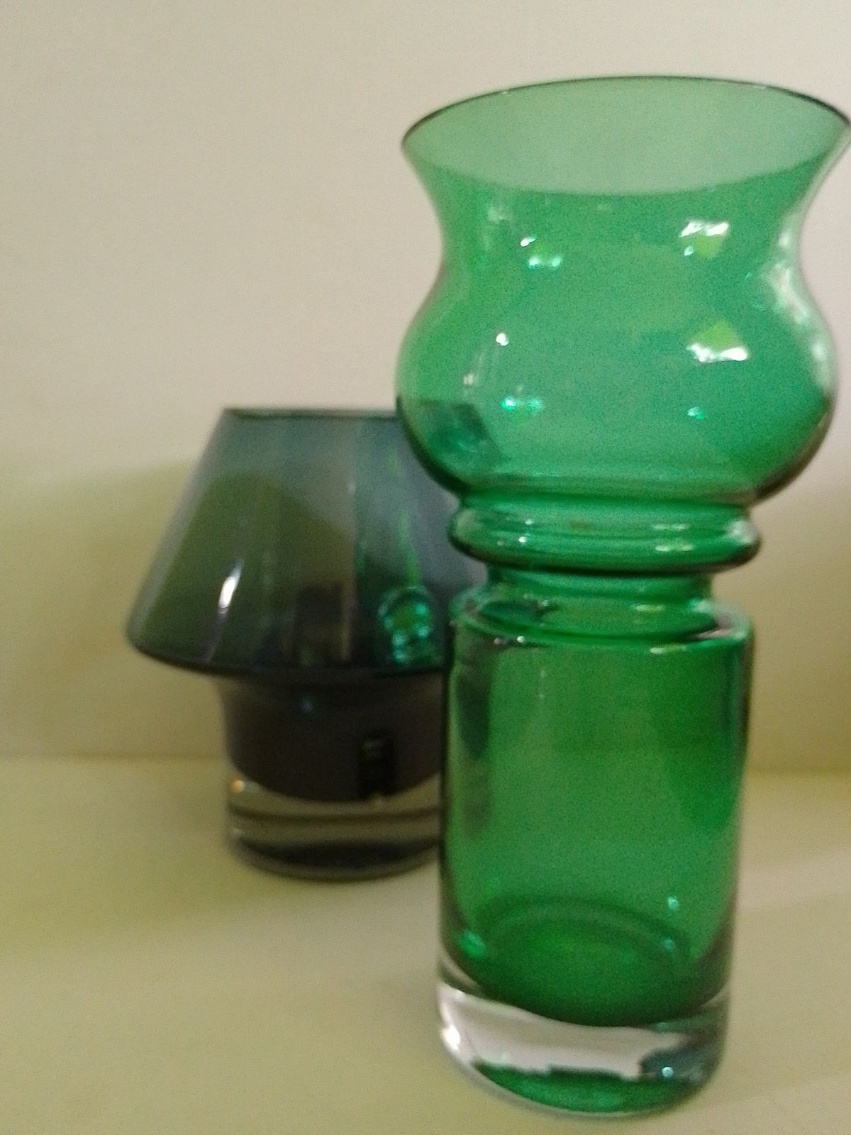 Riihimaki Lasi Oy  Green Glass "Tulppaani" Vase Designed By Tamara Aladin photo Home Decor