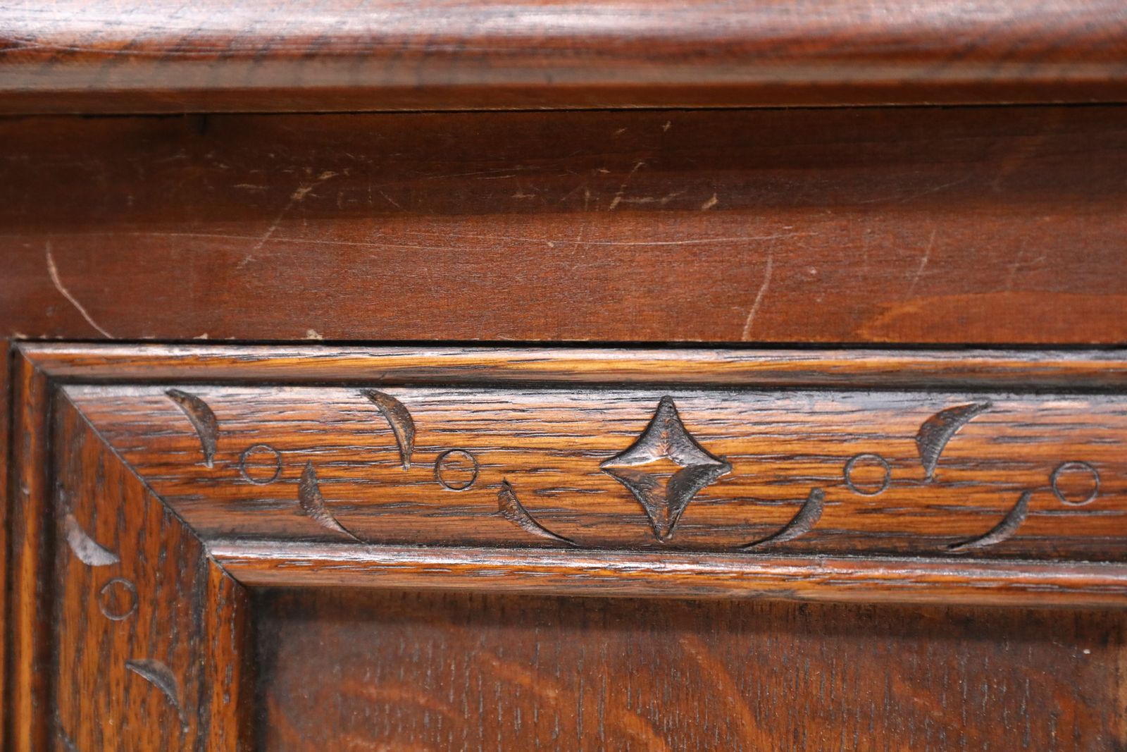 photo vintage Old Charm Canted Table Finished In Tudor Brown Free Uk Delivery*