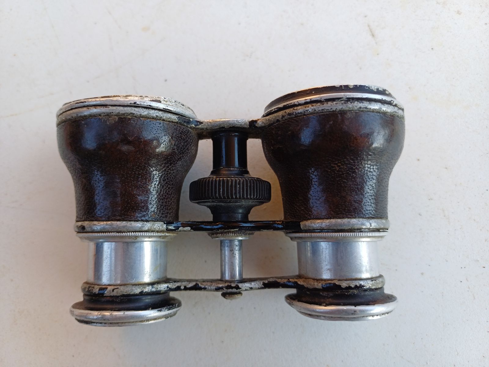 4 Old Theater Binoculars, 1900s photo vinterior