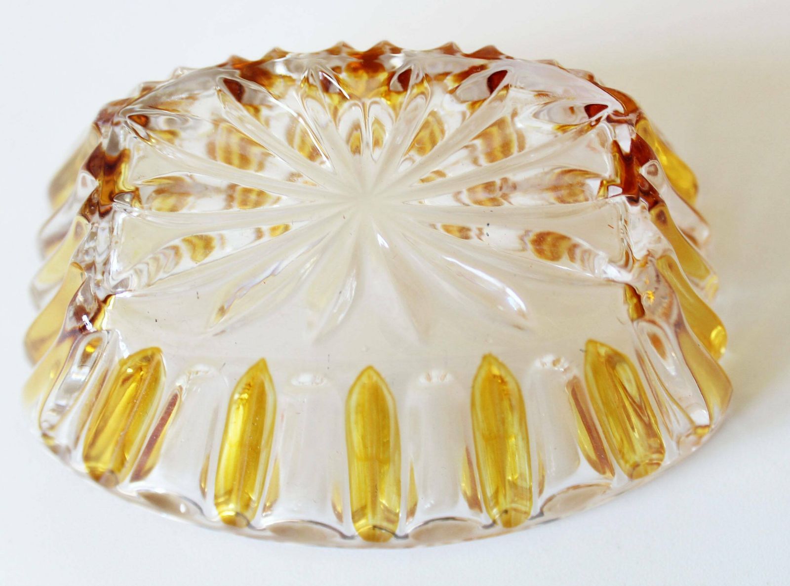 photo for sale Set Van 3 Delig Art Deco Kristallen Parfumdoos En Verstuiver – Barnsteenkleurig Glas Met Deksel, Boheems Glas, Tsjecho Slowakije, Kristal, Geperst Glas