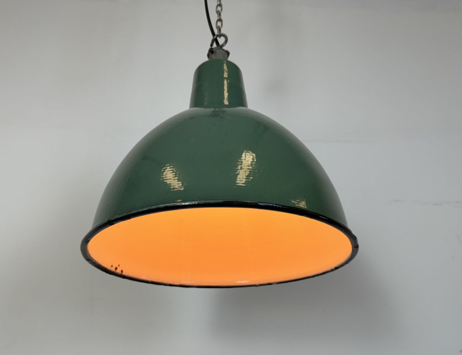 photo vinterior Industrial Green Enamel Factory Pendant Lamp, 1960s, 4x