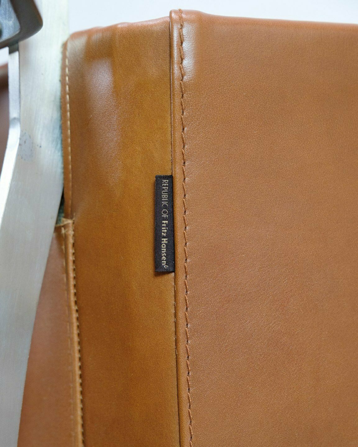photo for sale Esay Chair Model Pk22 In Walnut Elegance Leather  By Poul Kjærholm  For  Fritz Hansen