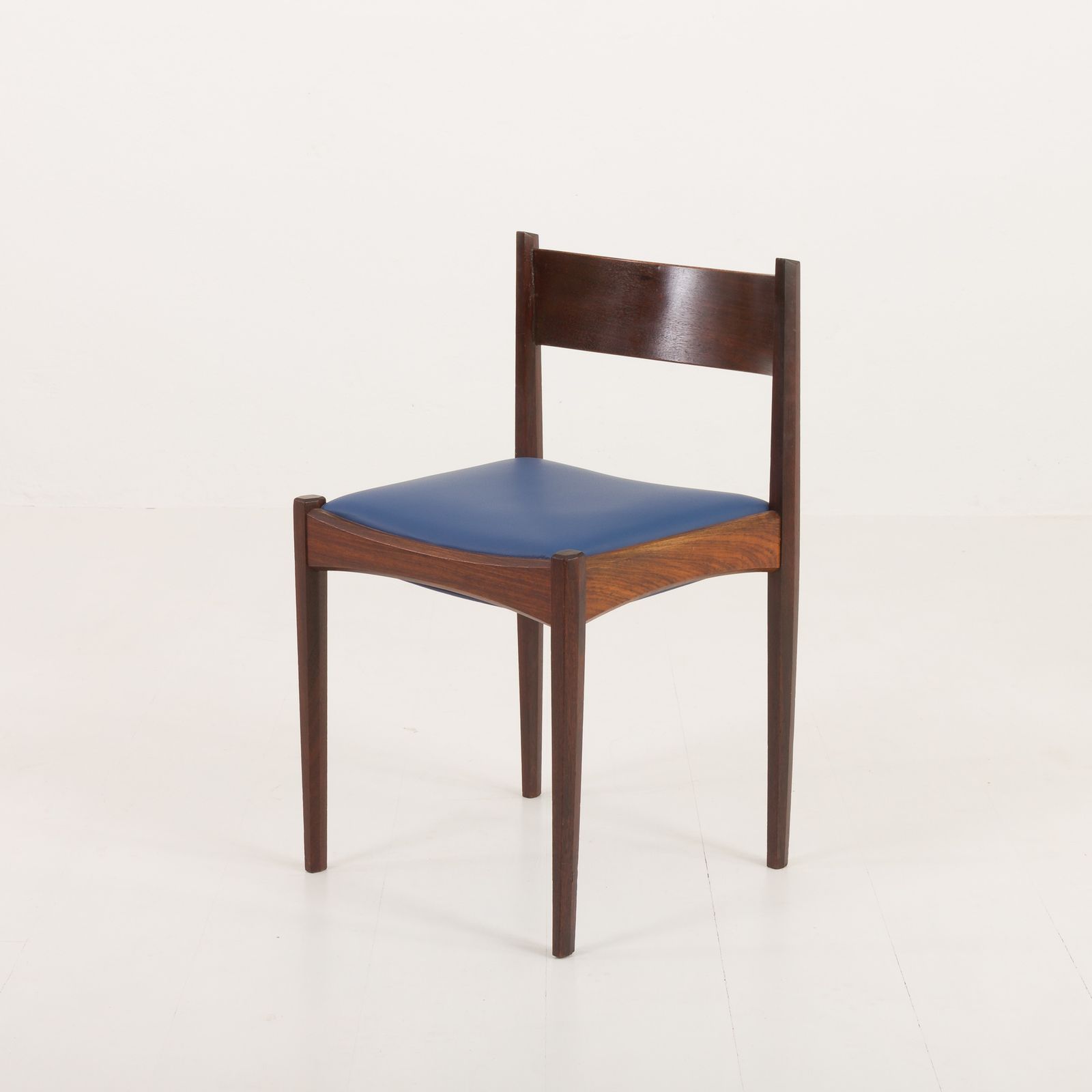 photo vintage Ico Parisi And Louisa Parisi Set Of 6 Rosewood Chairs For Mim, 1950s