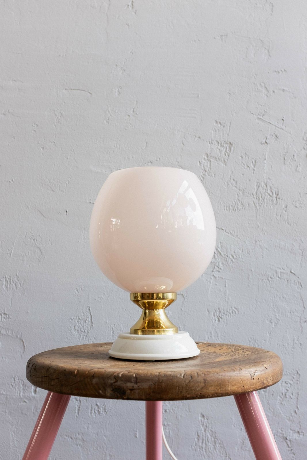 photo vintage Vintage Czechoslovak Powder Pink Glass Table Lamp, 1970s