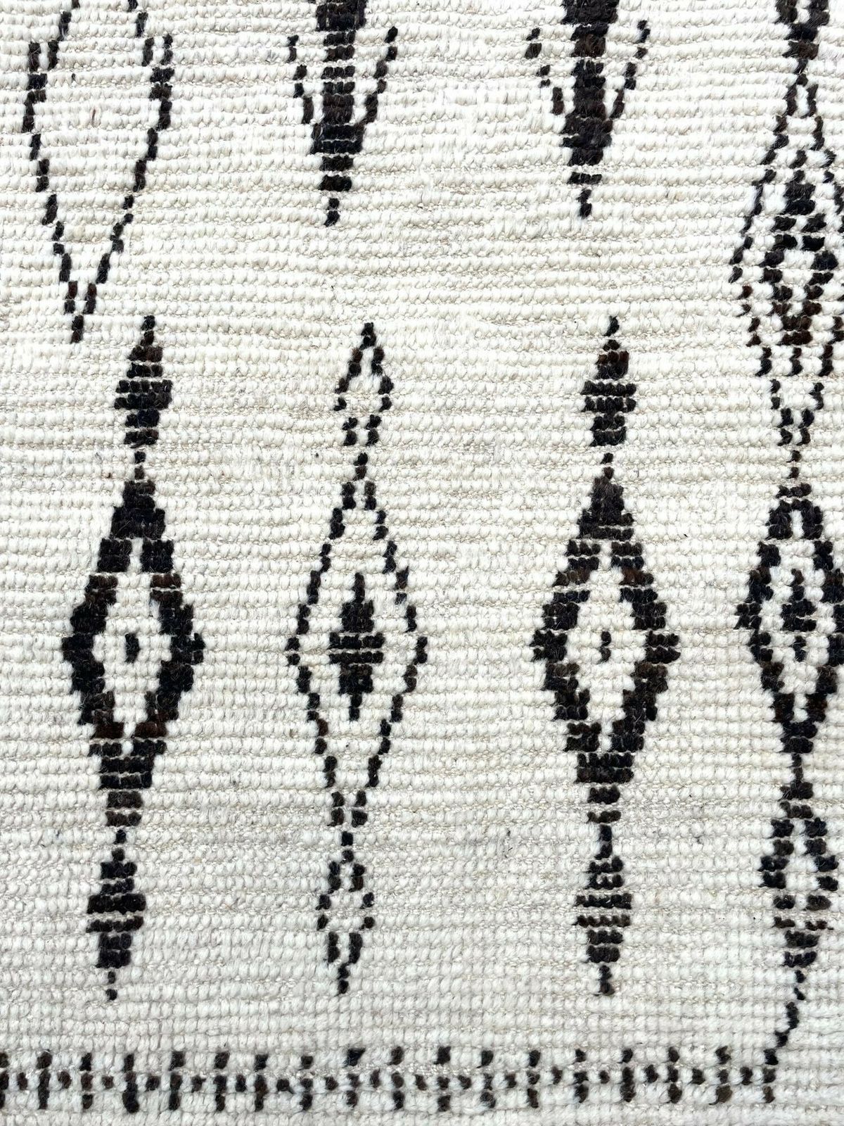 A Vintage Handwoven Moroccan Berber Rug, With Tribal Diamond And Line Pattern By The Beni Ouarian Tribe photo vinterior
