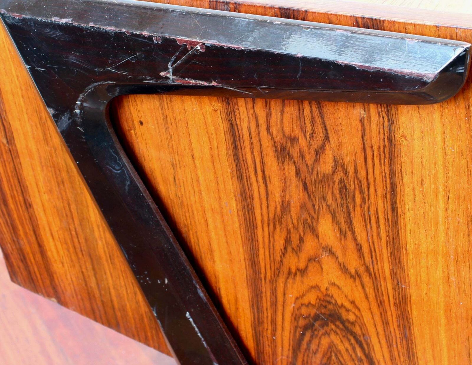 photo for sale Italian Vintage Writing Desk Attributed To Vittorio Dassi (Circa 1950s)