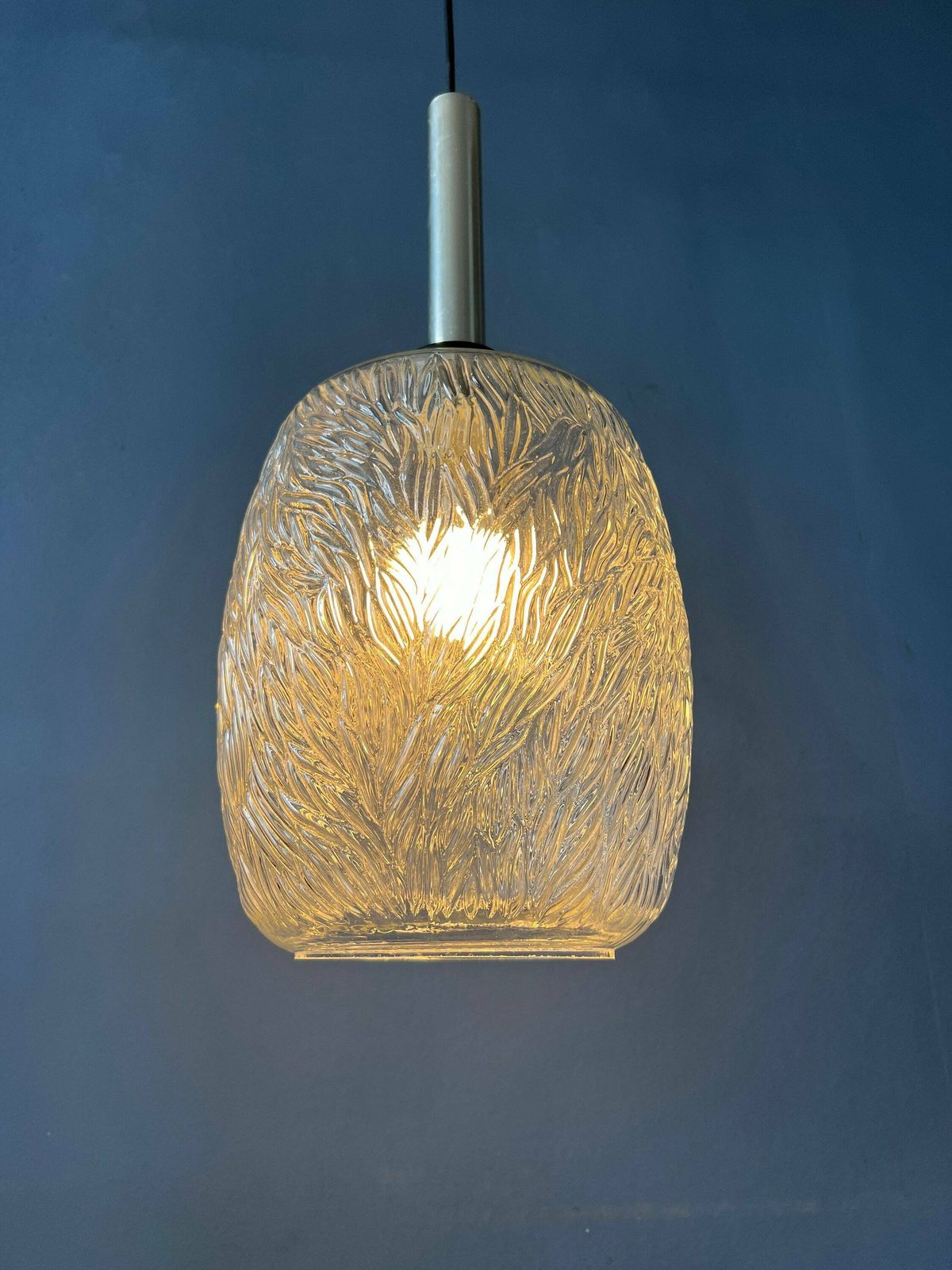 Mid Century Glazen Hanglamp Met Patroon photo Verlichting
