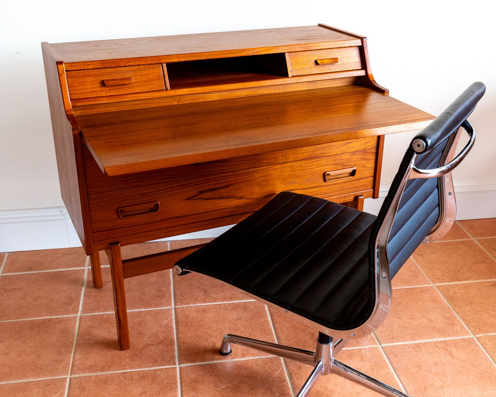 photo buy Arne Wahl Iversen Bureau Desk Secretaire Danish Mid Century Teak 1960s Mcm Scandinavian Vinde Møbelfabrik S.Ideboard C.Onsole C.Abinet Computer D.Esk