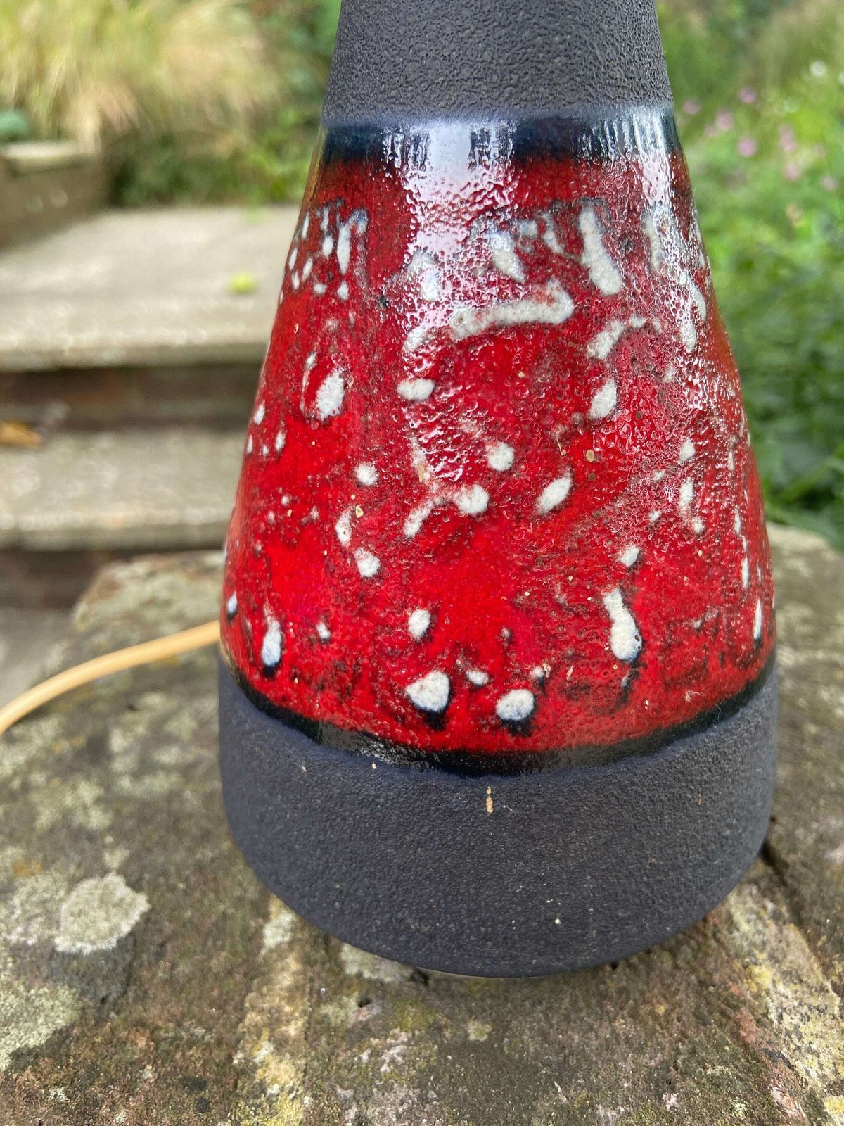 photo furniture Superb Vintage 1970s Red And Volcanic Grey Table Lamp