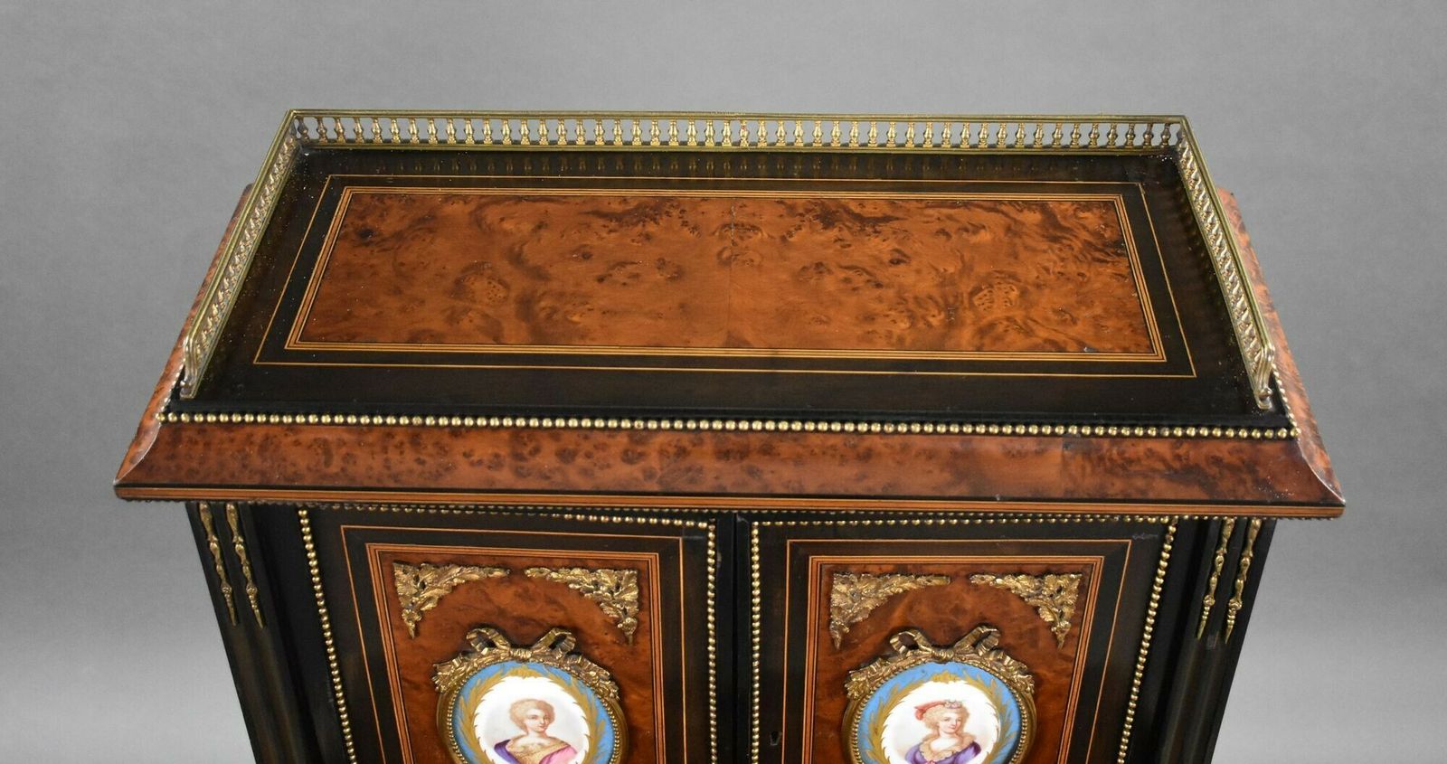 19th Century French Bonheur Du Jour photo vinterior