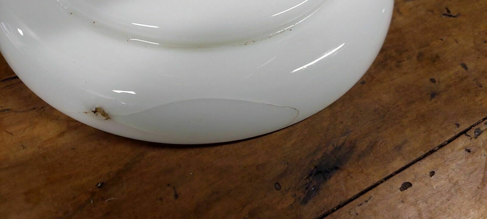 photo for sale Large Antique Oil Lamp In Opaline Glass, Late 19th Century