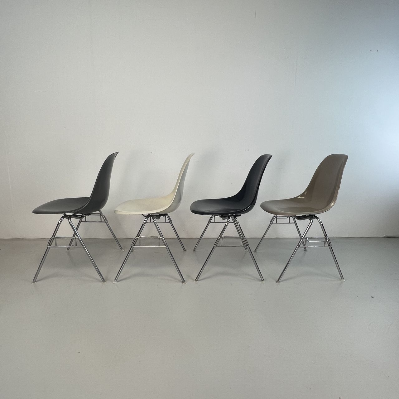Eames Herman Miller Dss Side Chairs In Monochrome   Black / Grey / Greige / Parchment photo Furniture