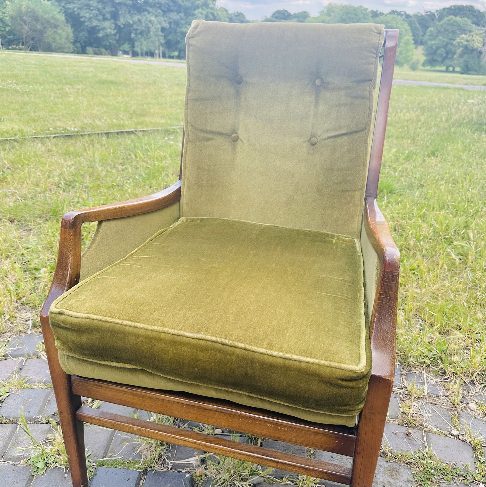 Original Mid 20th Century Cintique Armchair In Moss Green Velvet