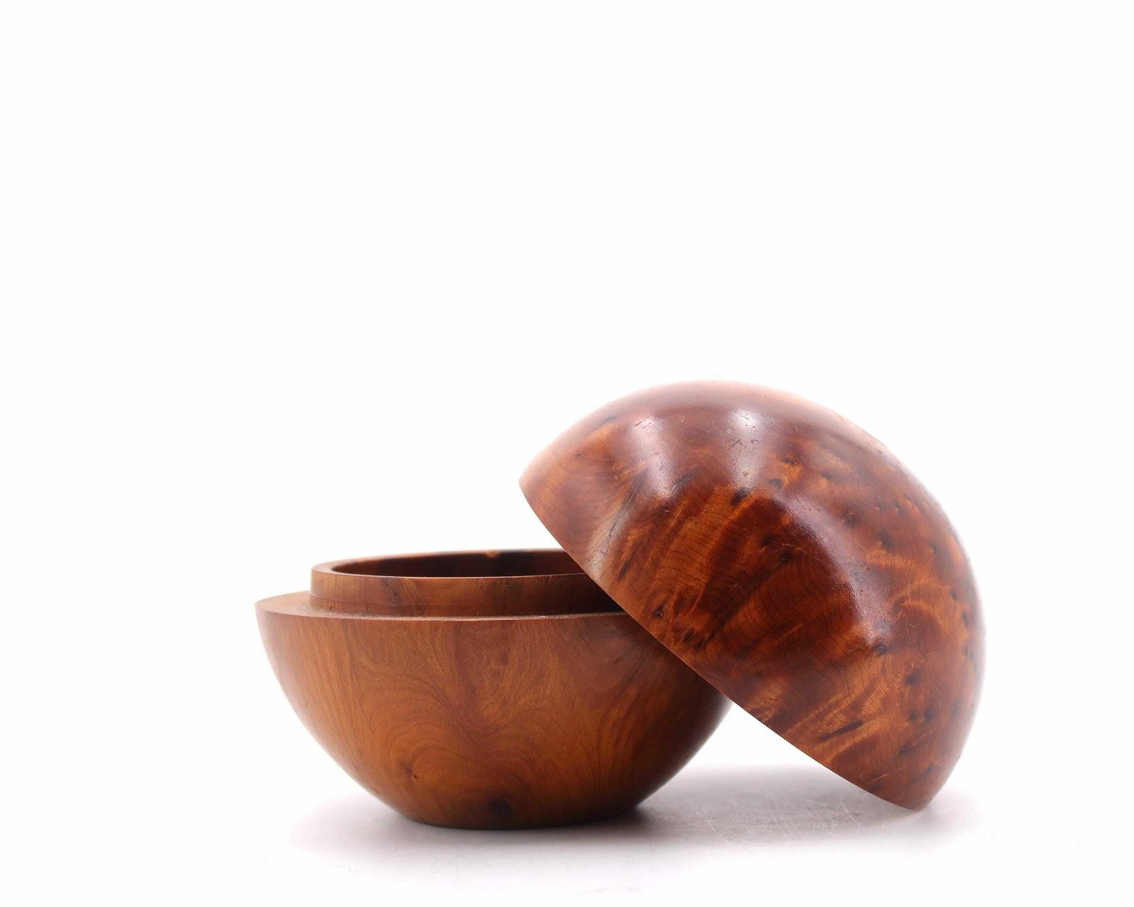Franse Olijfhouten Bolbox, Jaren 1970 / Sieradendoos, Ringenschaaltje, Houten Sculptuur, Geometrische Vormen photo for sale