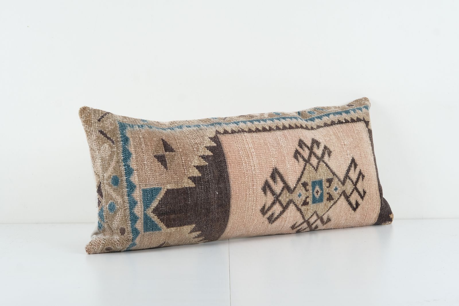Vintage Turkish Carpet Bedding Pillow Cover, Tribal Design Anatolian Cover, Old Pale Lumbar Pillow photo Textiles