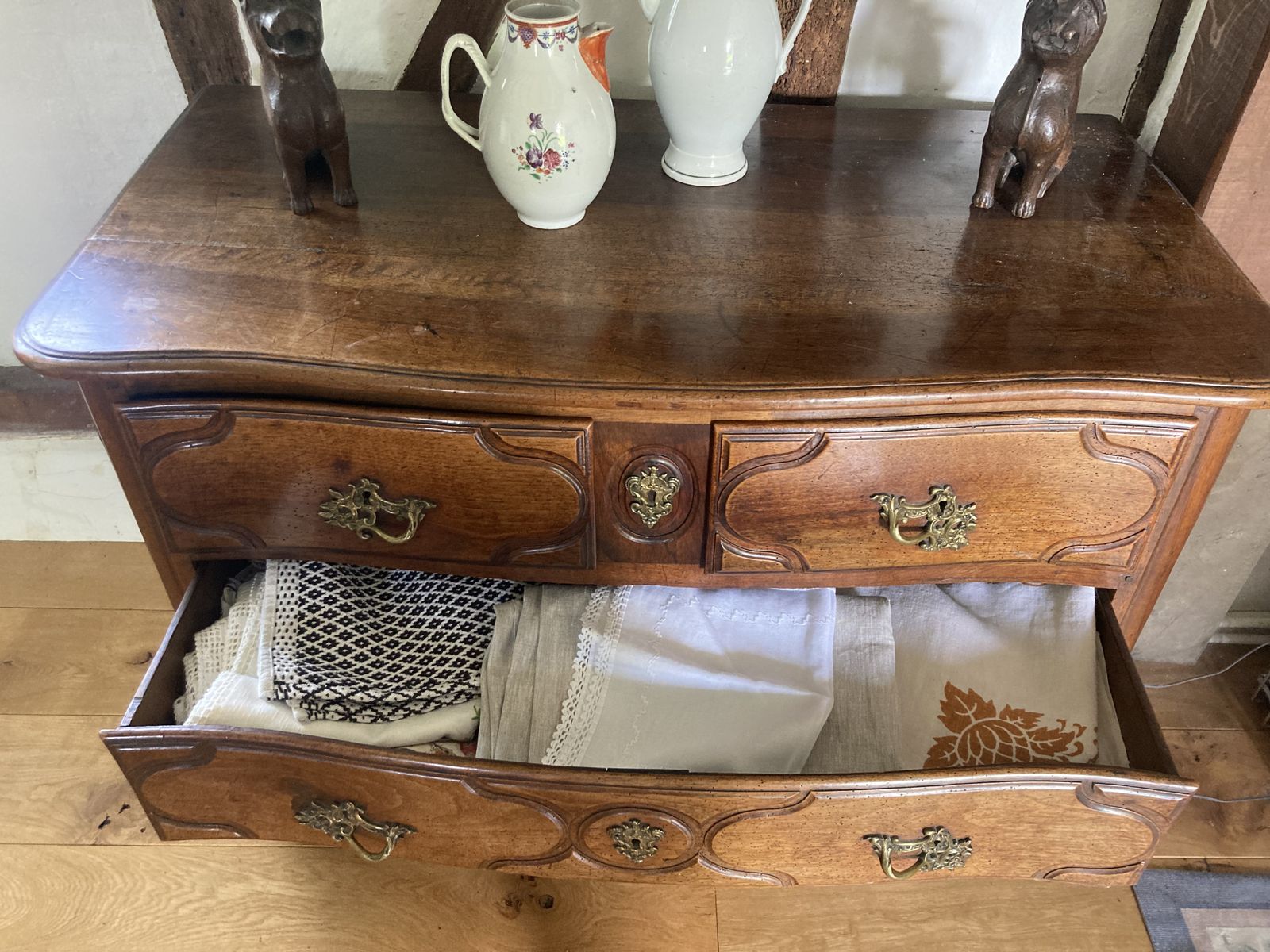 French 18th Century Chest Of Drawers. photo vinterior