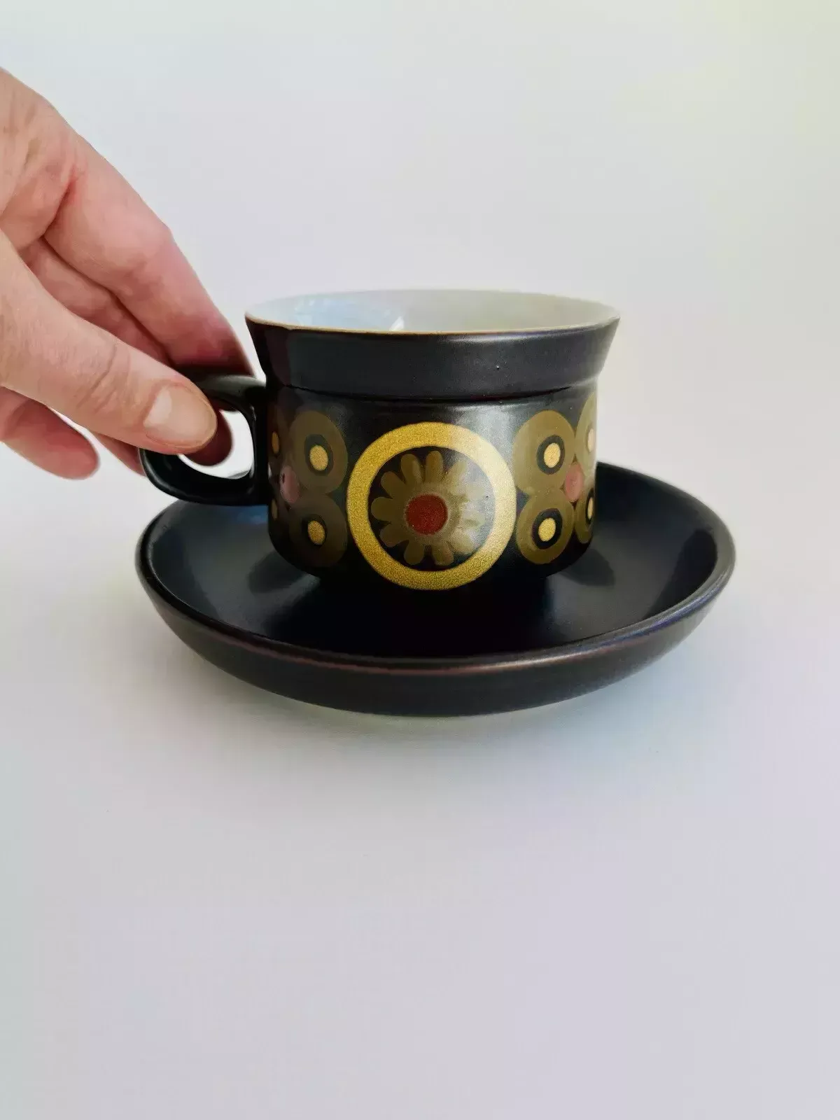 photo vinterior 6 X 1960’s Denby Arabesque Coffee Cups And Saucers By Gill Pemberton