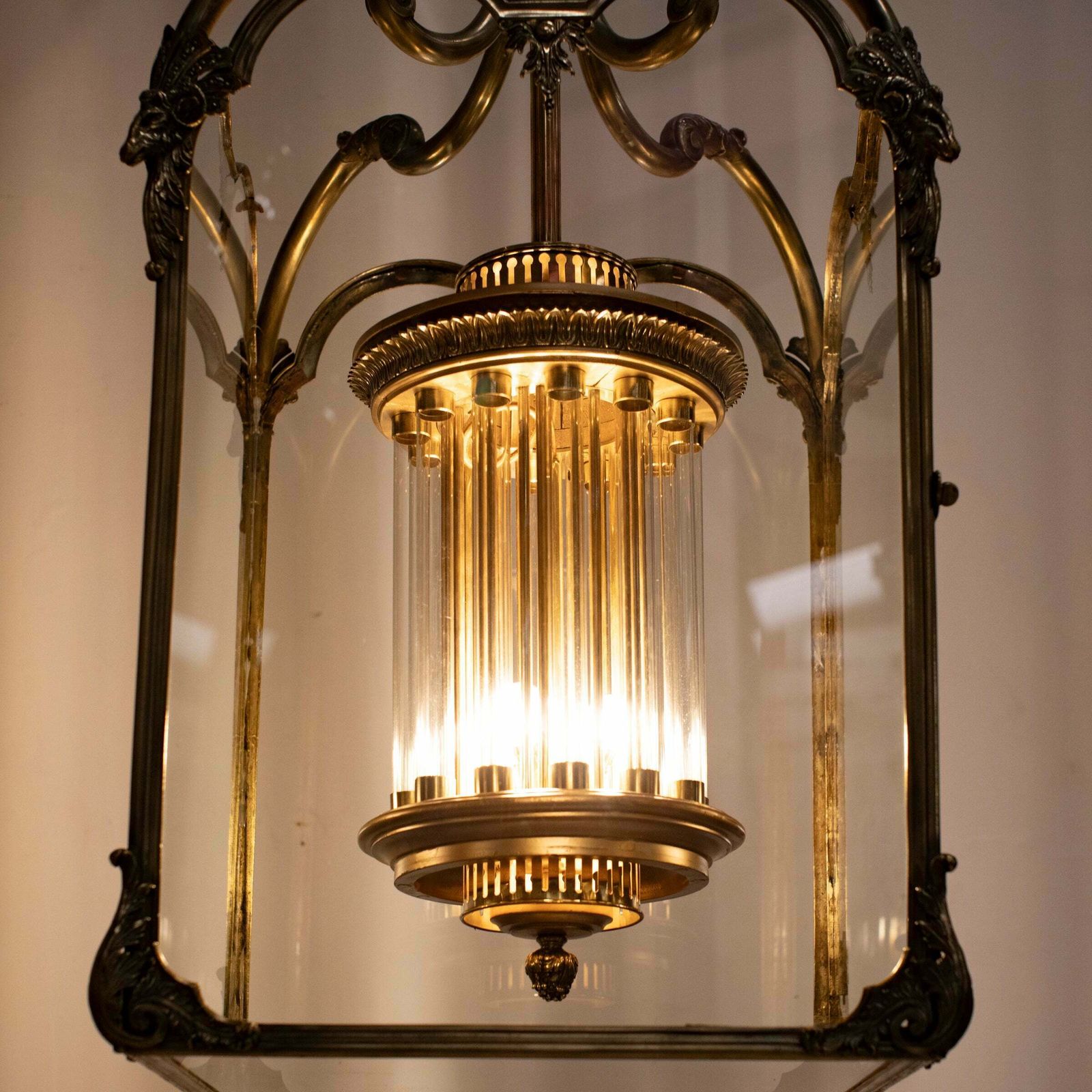 photo vinterior Large English 18th Century Adams Style Polished Brass Hanging Lantern