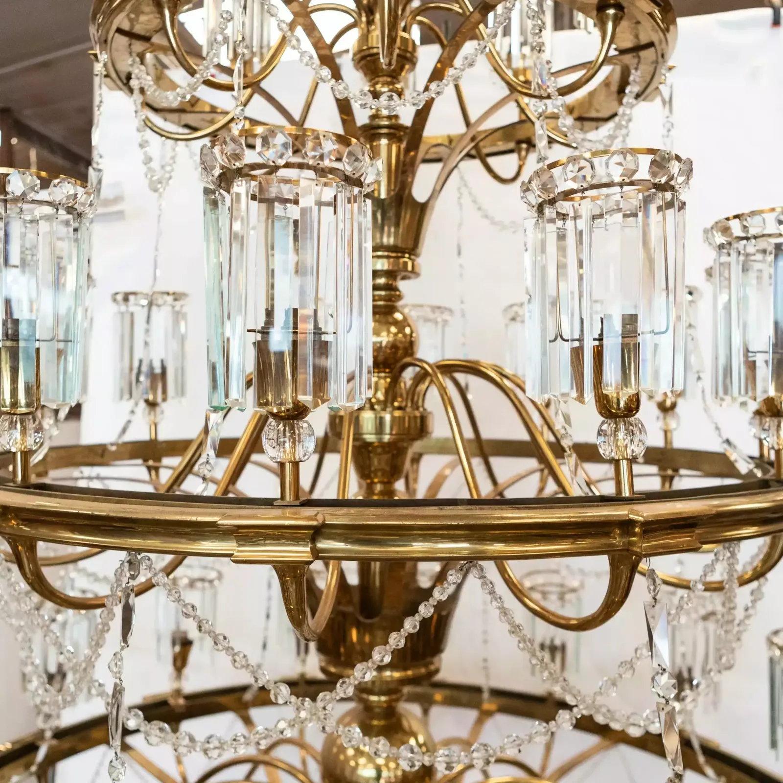 photo vinterior Giant Reclaimed Brass & Crystal Chandelier | >4m Tall