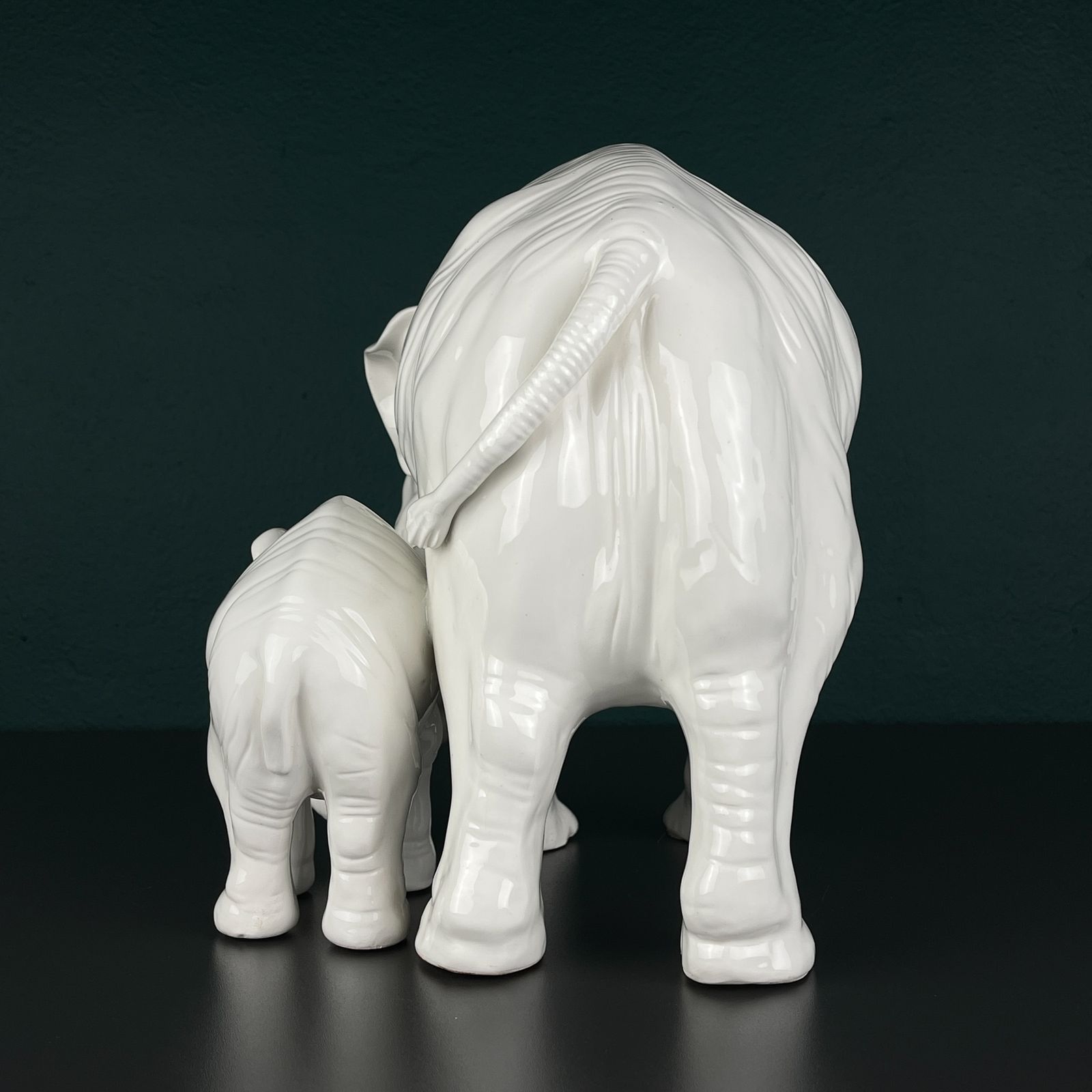 White Porcelain Figurine Elephant And Baby By Artepiu Este, Italy 1990s photo 480.0