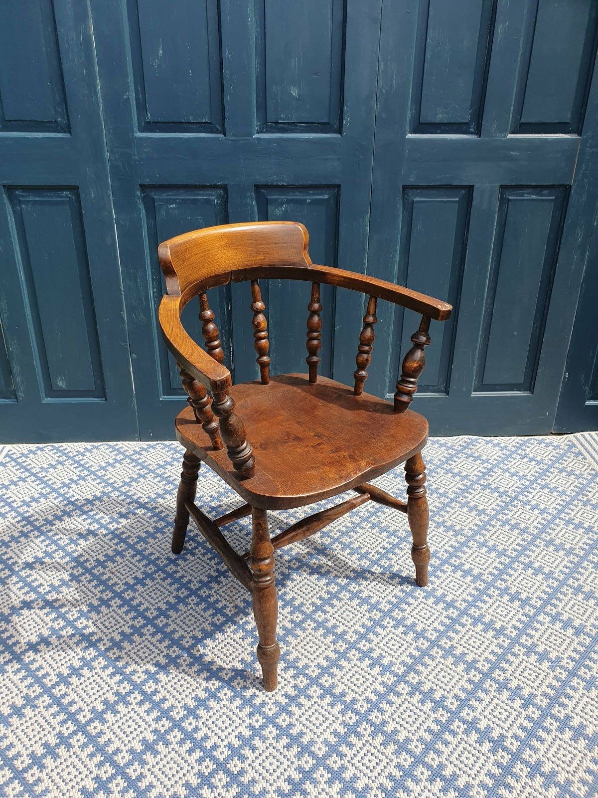 Smokers Bow Back/Captain's Windsor Chair photo 285.0