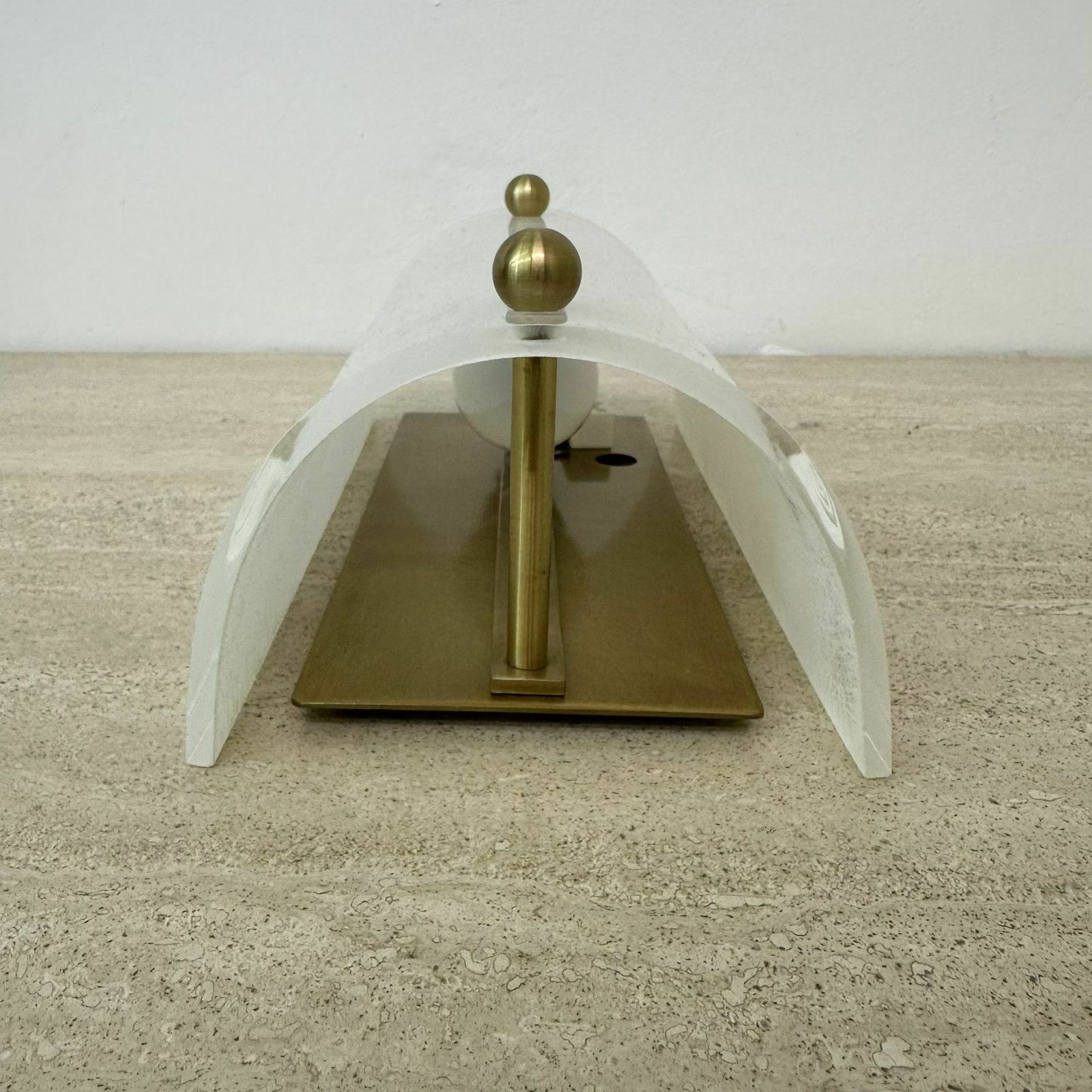 Vintage Wandlamp Van Lucite En Messing, Jaren 1970 photo furniture