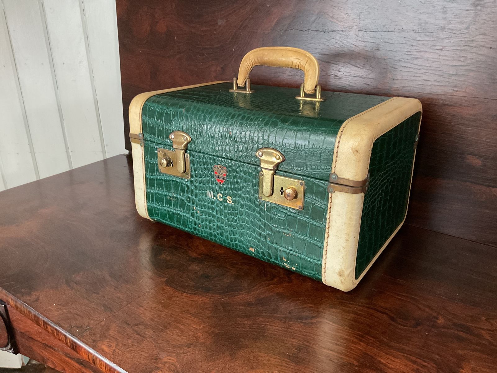 Stylish Vintage 1940s Vanity Suitcase