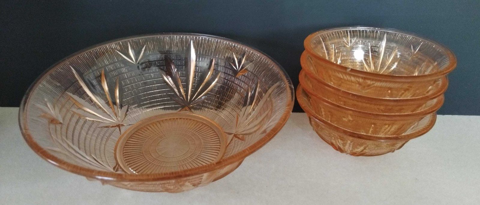 A Pretty Vintage Pink Glass Dessert Bowl Set With Hemp Leaf Pattern, Large Serving Or Trifle Bowl & 4 Individual Bowls, 1970s photo furniture