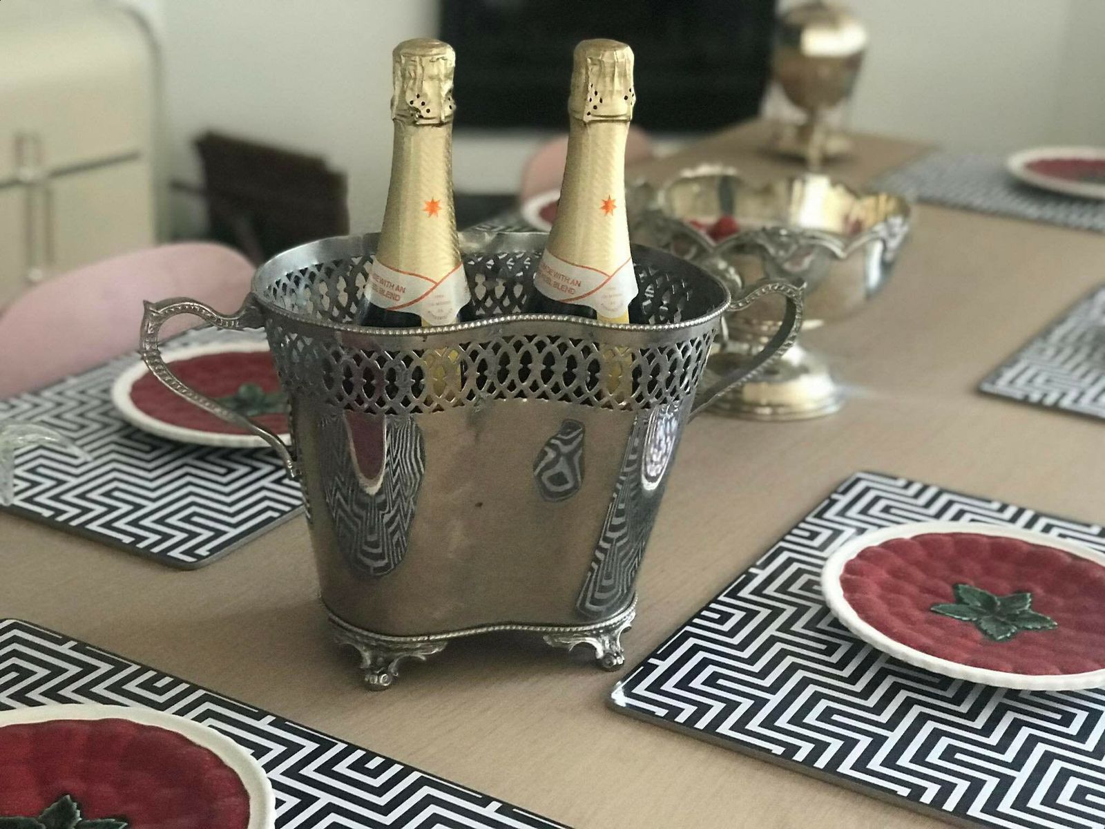 photo furniture Champagne Bucket Silver Plated 2 Bottles Handles Decor Bar Cart Christmas Table Wine Chiller Cooler Gift For Wedding Gift Man Cave