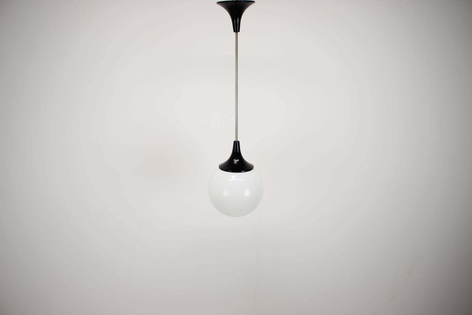 photo furniture Mid Century Hanglamp Van Napako, Tsjecho Slowakije, Ca. Jaren 1960
