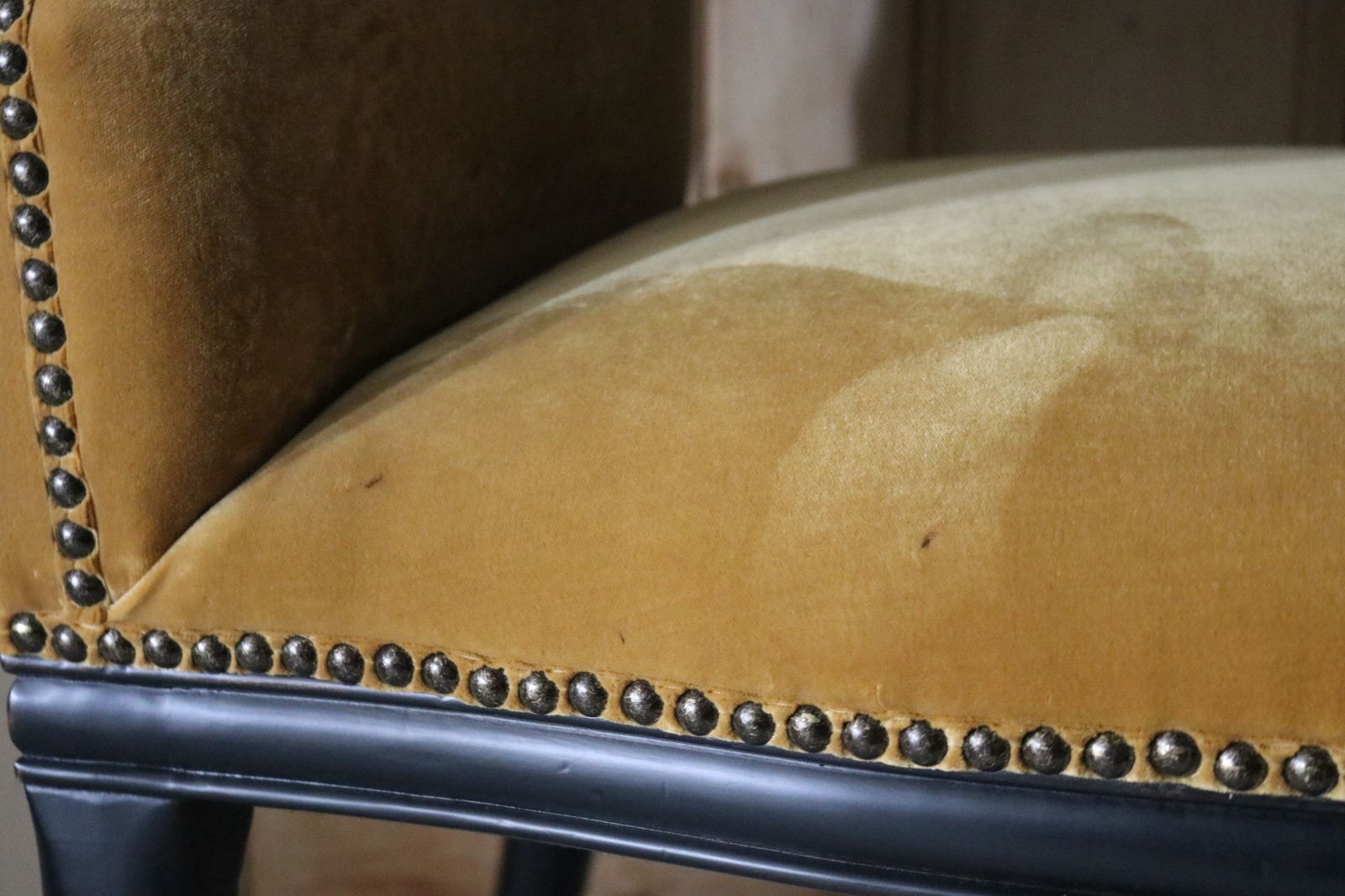 photo vintage 4 X India Jane Gold Velvet Dining Chairs