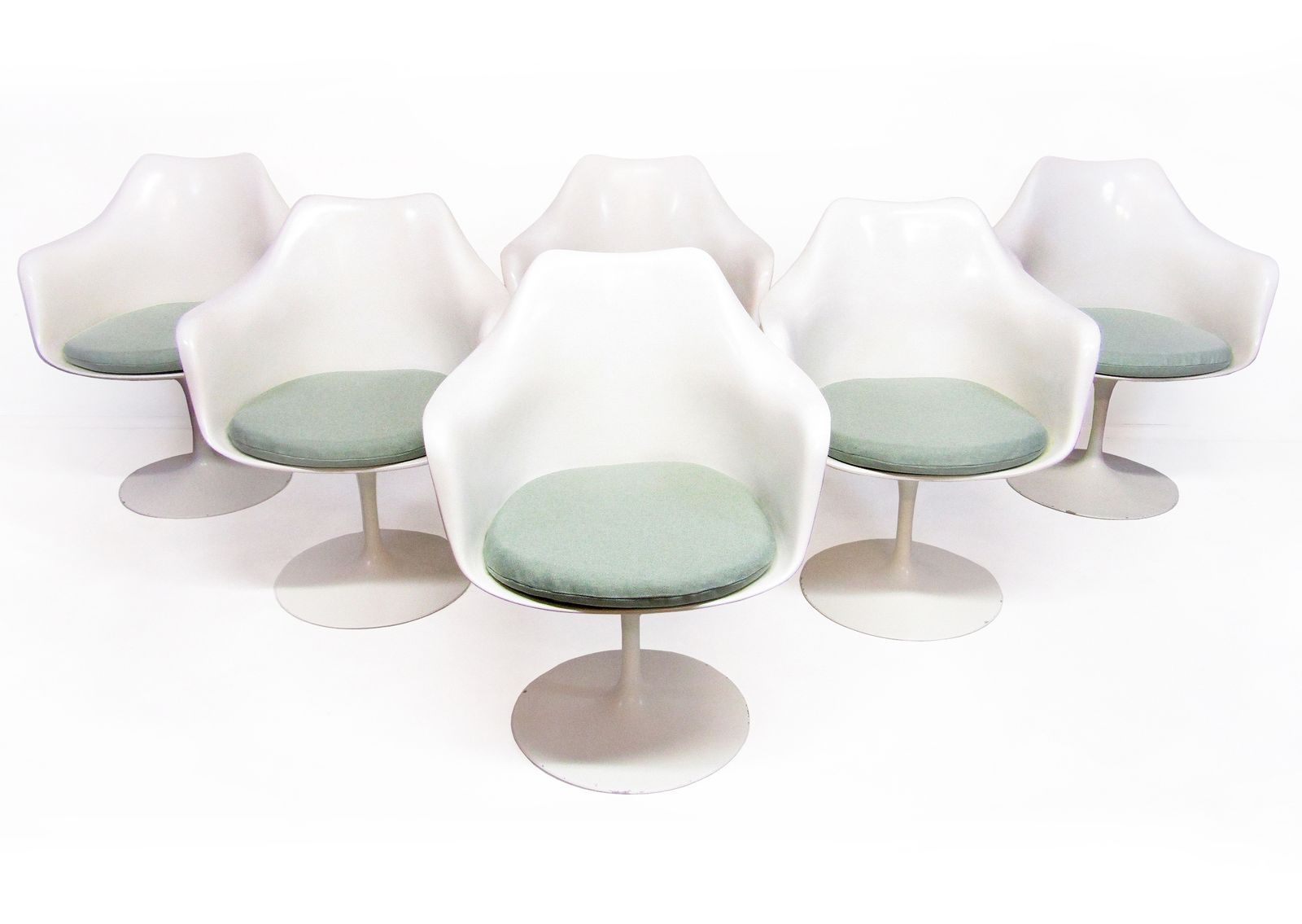 1970s Space Age "Tulip" Dining Table & Six Chairs Set  In Rosewood By Eero Saarinen For Knoll photo Furniture