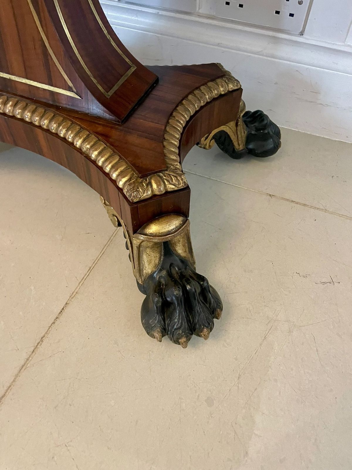 photo vinterior Magnificent Quality Antique George III Rosewood Brass Inlaid Side Table By George Bullock