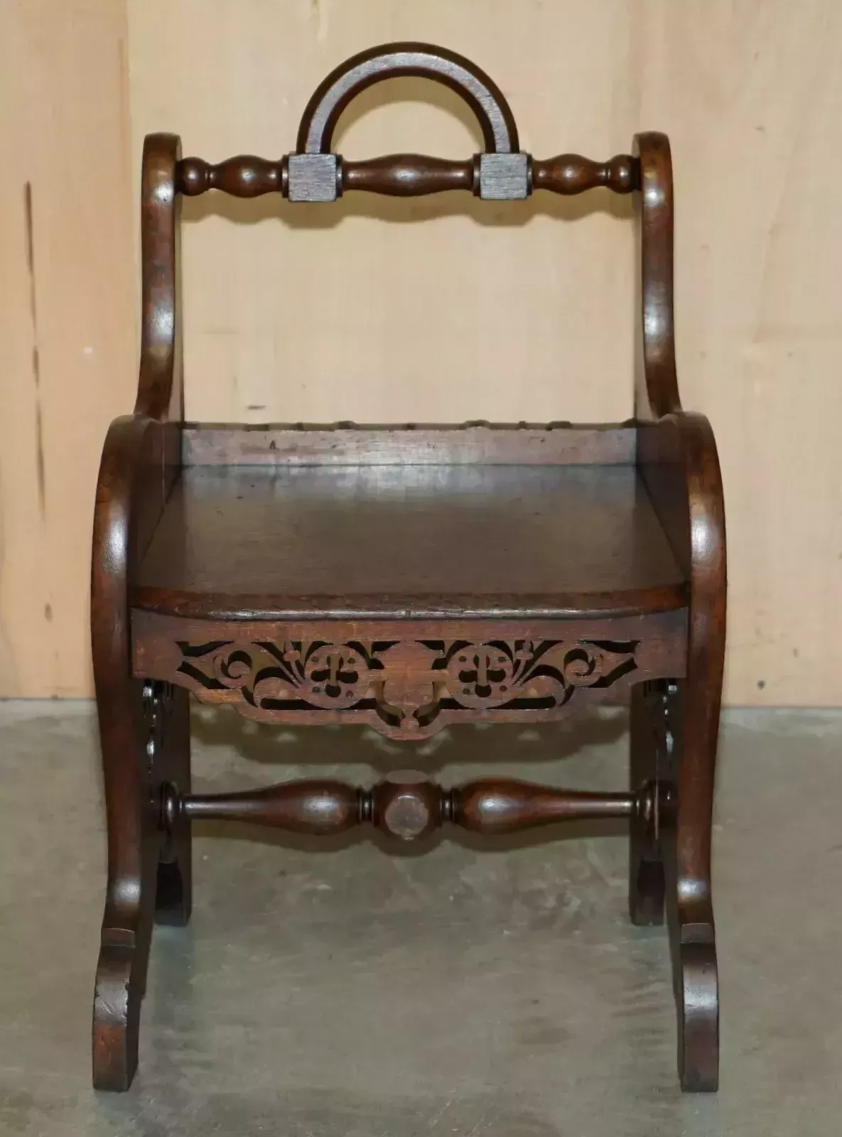 photo vintage Pair Of Antique Victorian English Hand Carved Hall Chairs With Rotating Handles