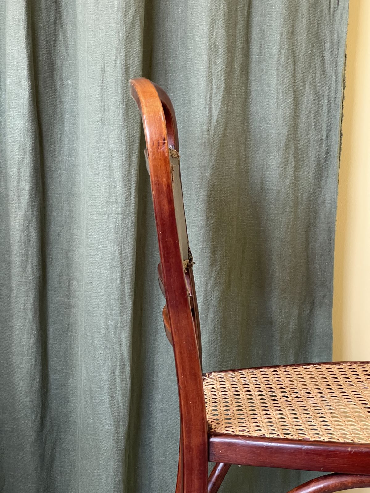 photo vintage Pair Of Original Bentwood Thonet Chairs Model No 461
