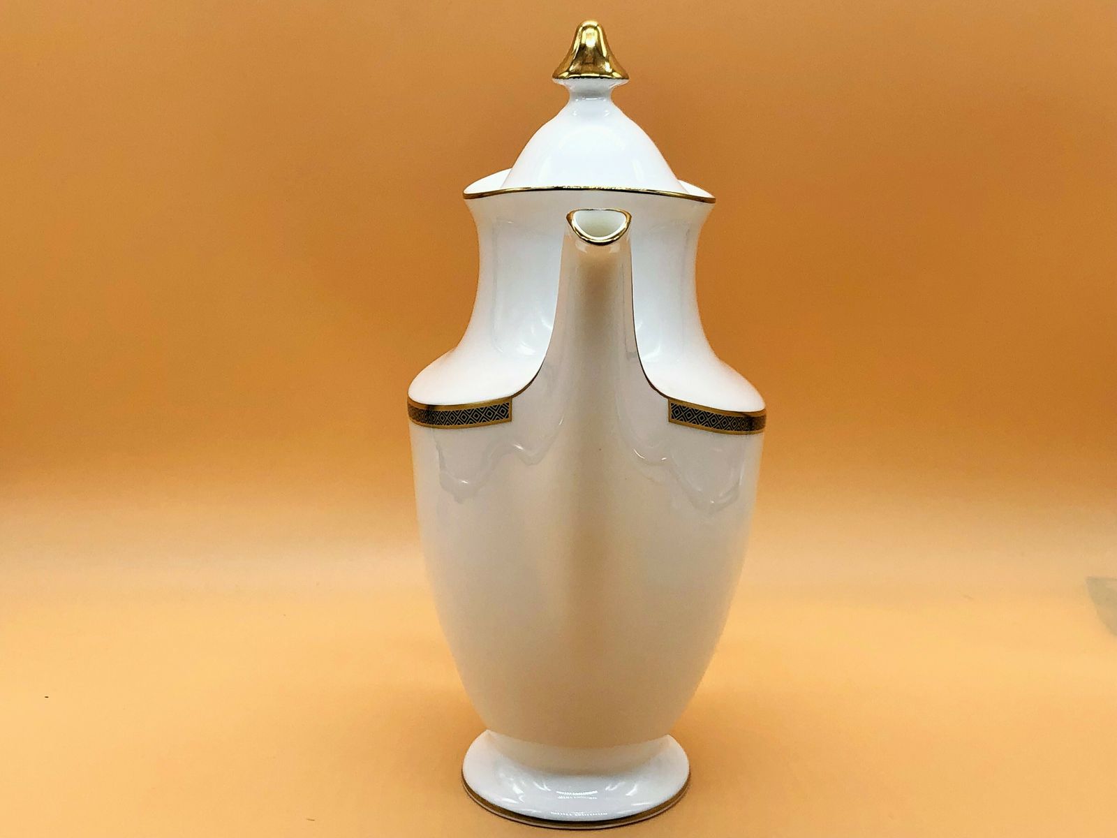 Royal Doulton China Geneva Design 2 Pint Capacity Coffee Pot. H5229. photo furniture