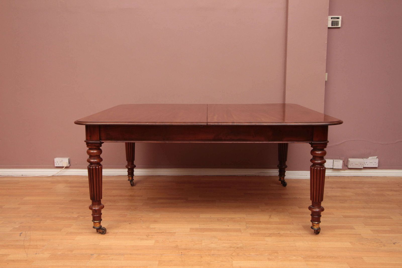 photo vinterior A Cuban Mahogany Extending Dining Table C1820 By Charles Stewart