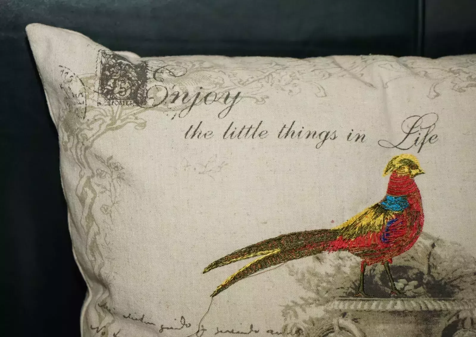 Pair Of Parrot On Grand Tour Vase Sofa Armchair Cushions Nice Upholstery photo vinterior