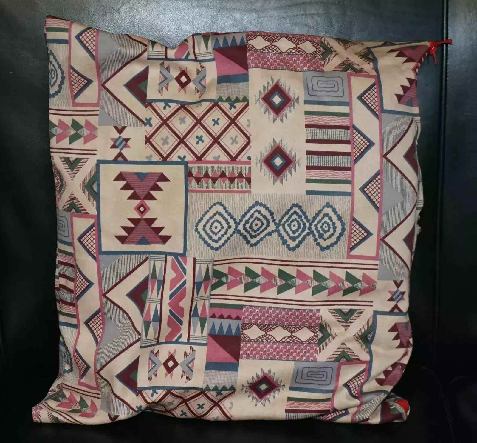 Suite Of Five Mixed Sofa And Armchair Cushions For That Mixed Friends Vide! photo vinterior