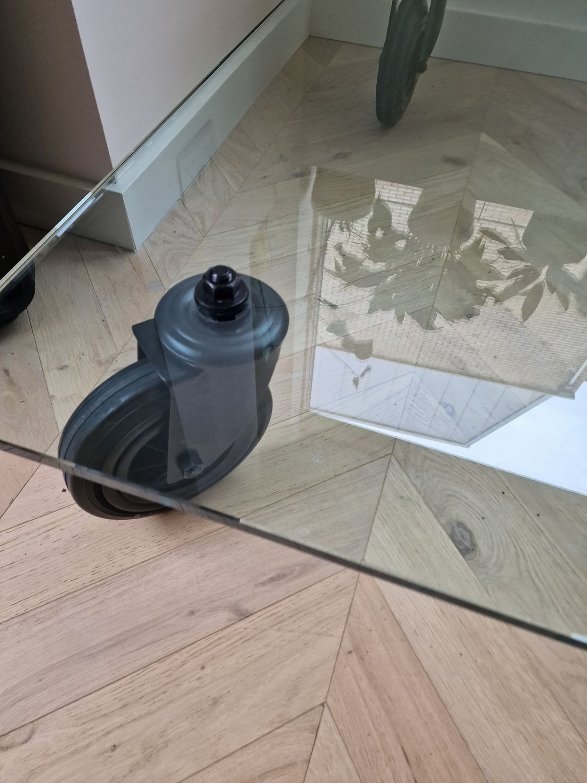 Limited Edition Fontana Arte Glass Table Designed By Gae Aulenti 1980 photo vinterior