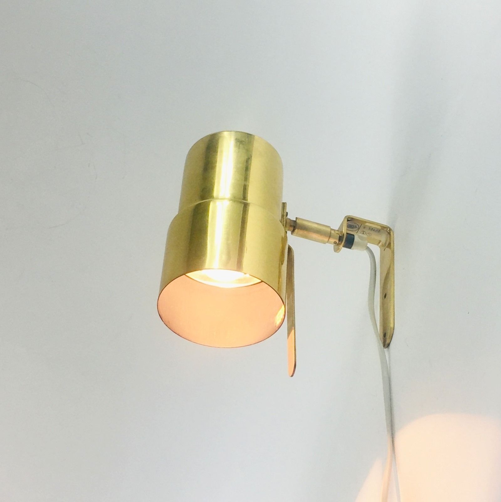 Pair Of Scandinavian Polished Brass Wall Lights Model V 324 By Hans Agne Jakobsson, Sweden, 1960s photo 900.0