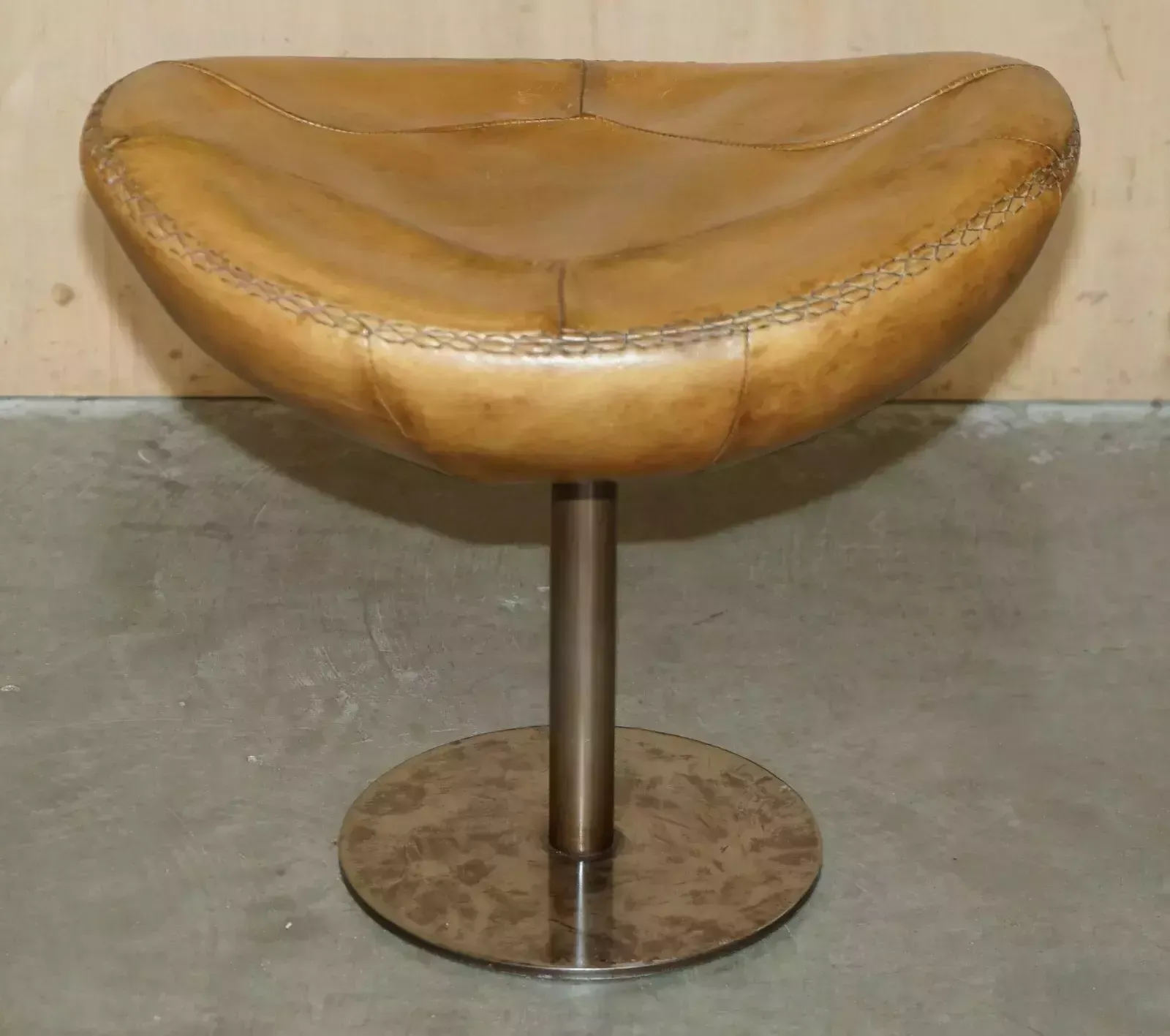 photo vintage Pele Tribeca Brown Leather Armchair & Footstool By Marcon & Giulio Mantellassi