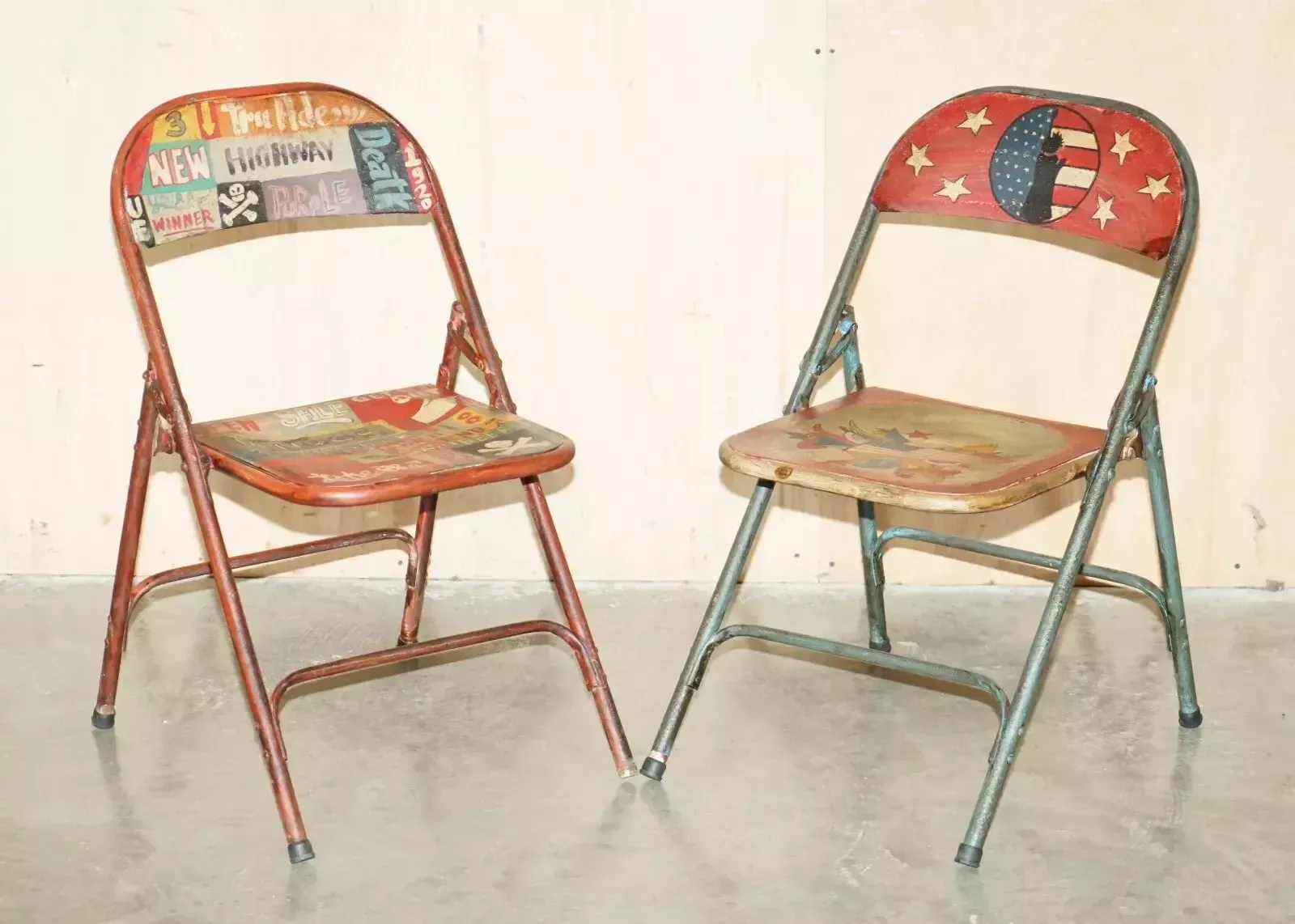 Super Decorative Pair Of Vintage Industrial Patroliana American Folding Chairs