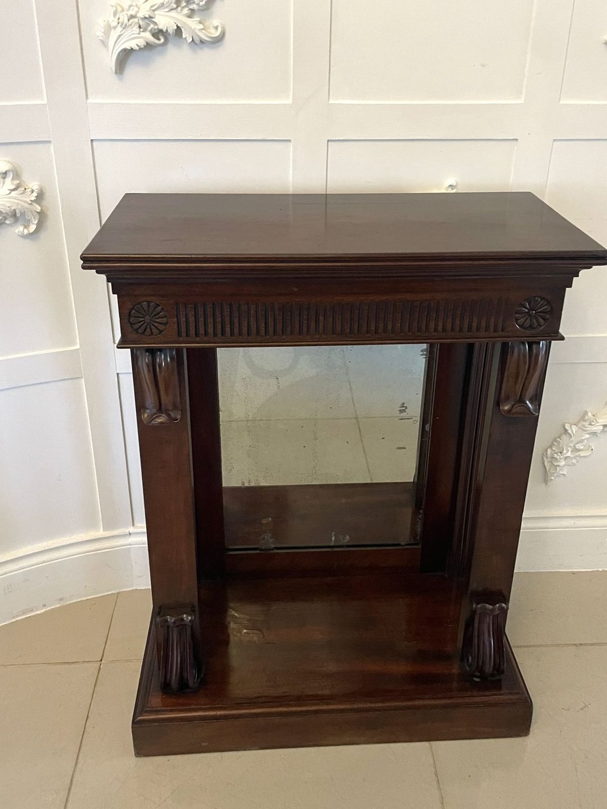 photo furniture Fine Pair Of Antique Quality Mahogany Console Tables