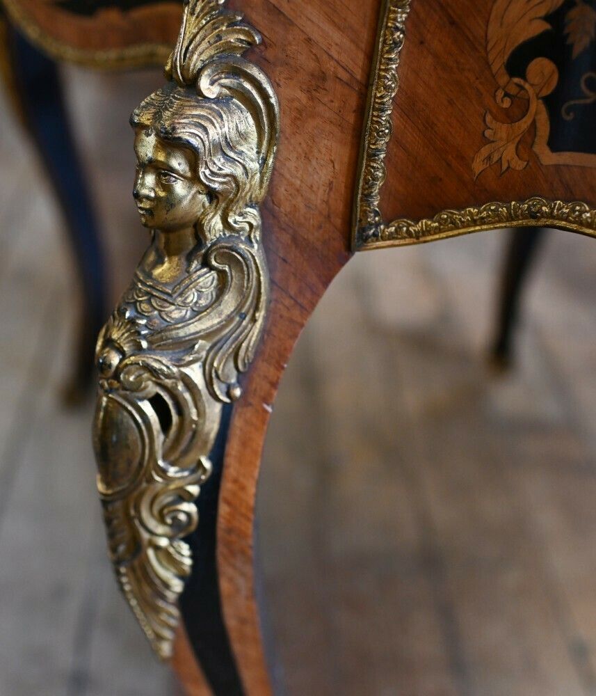 photo furniture Napoleon III Centre Table Inlay Violin Form