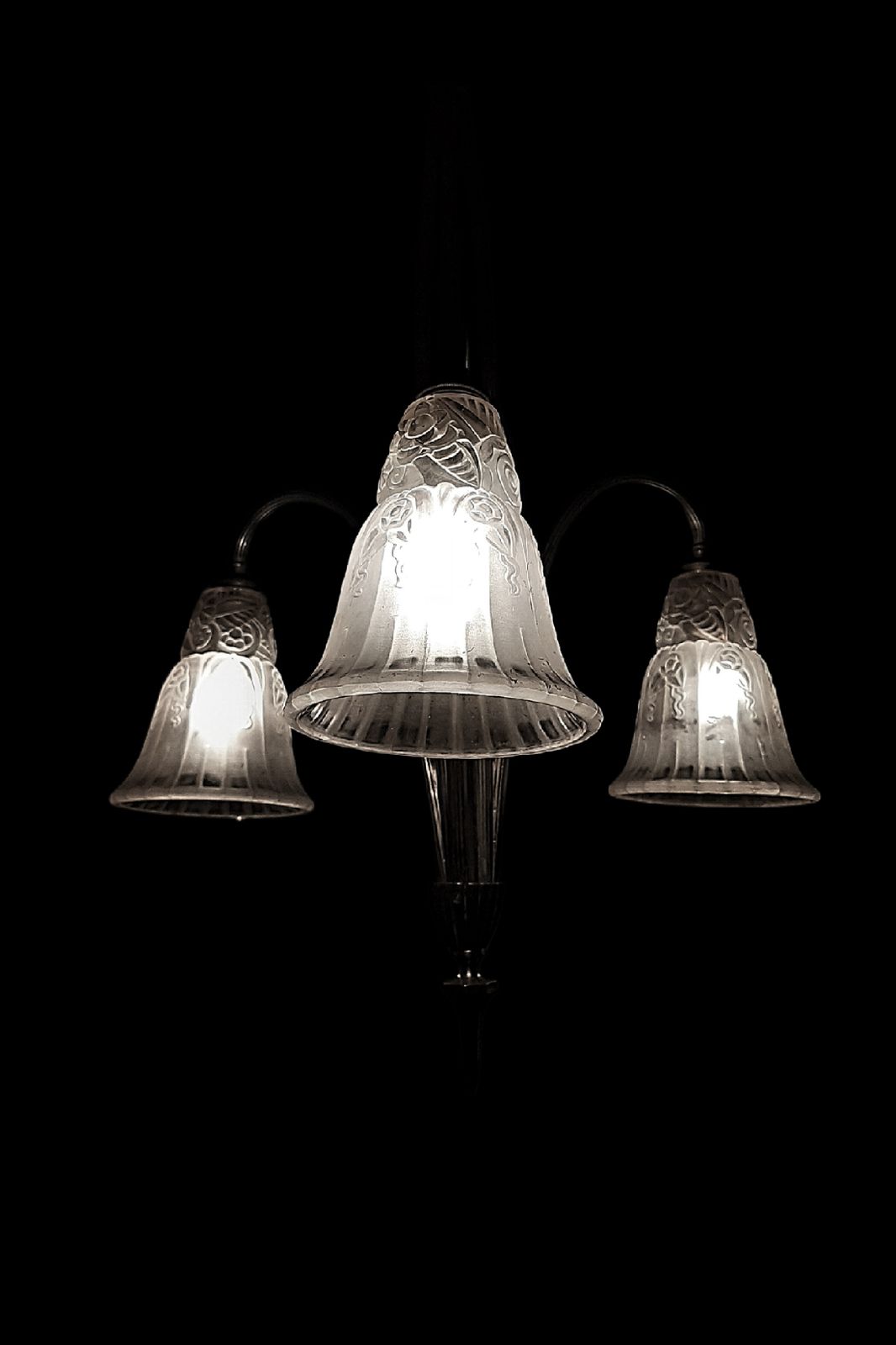A. Boyreau Art Deco Chandelier Superb Glass, Stylish Fixture French C 1920s photo 800.0