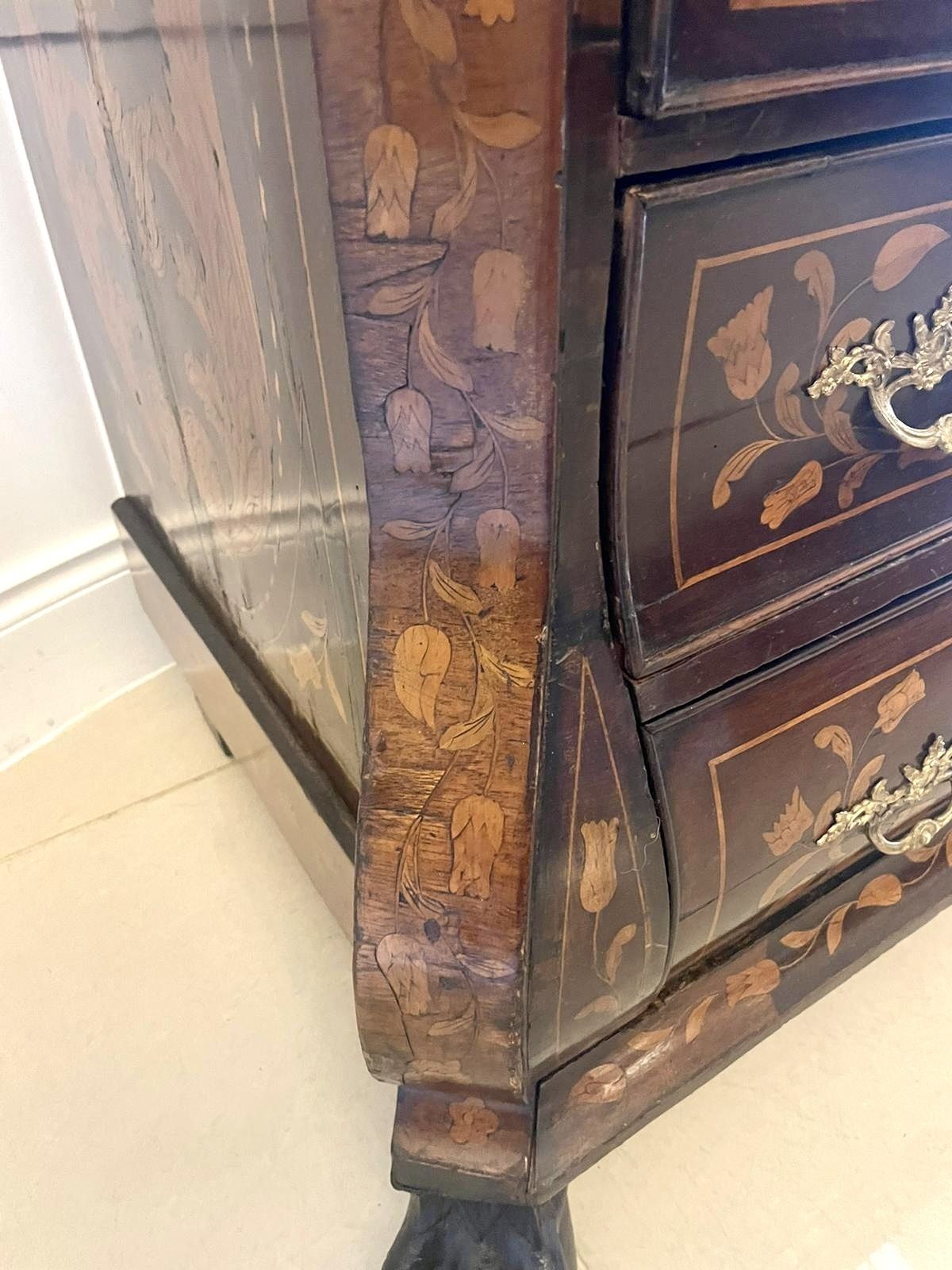 5850.0 Antique 18th Century Quality Mahogany Floral Marquetry Inlaid Bombe Shaped Bureau photo