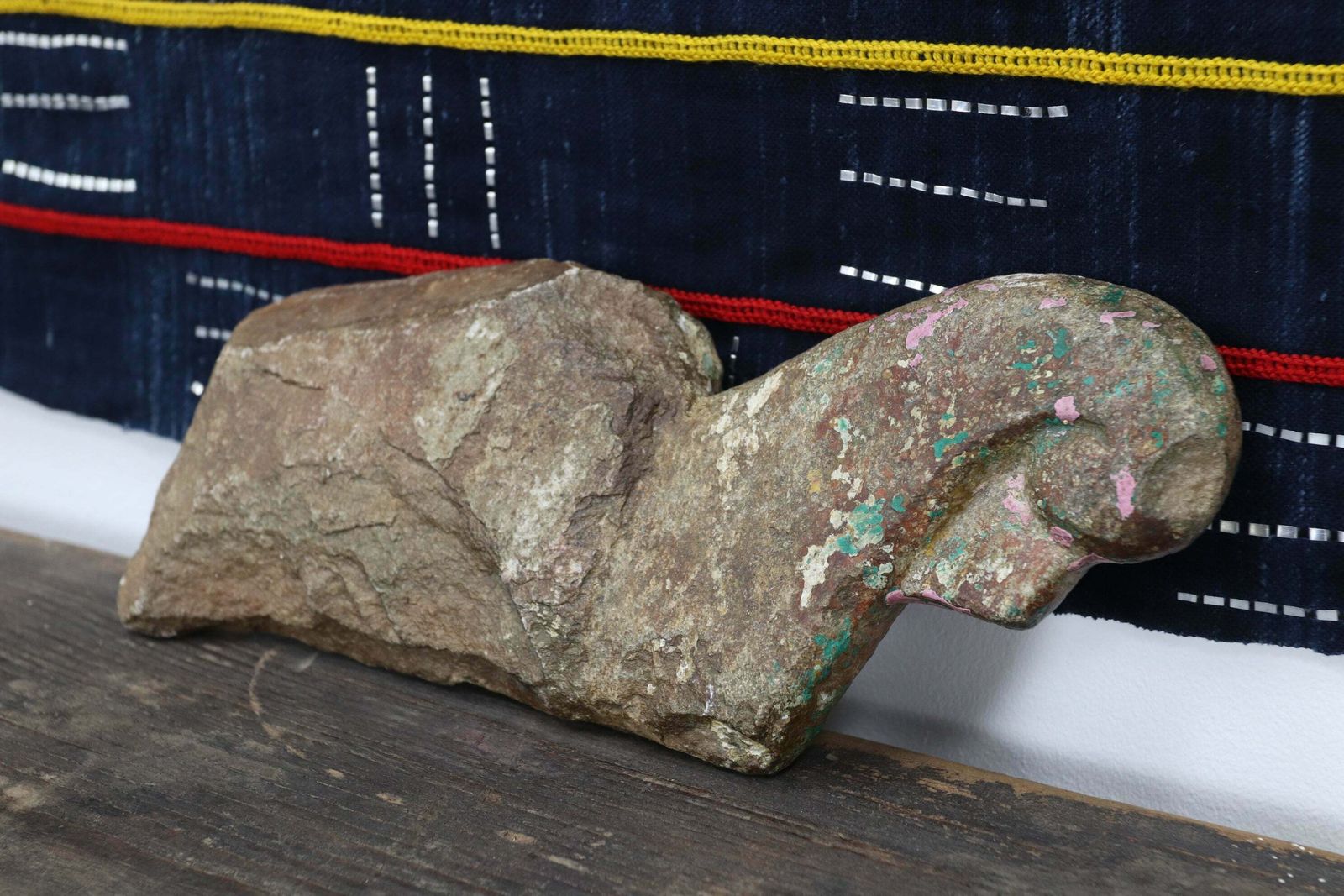 Indian Stone Peacock Turban Hanger  Dungapur 18th Century (2)