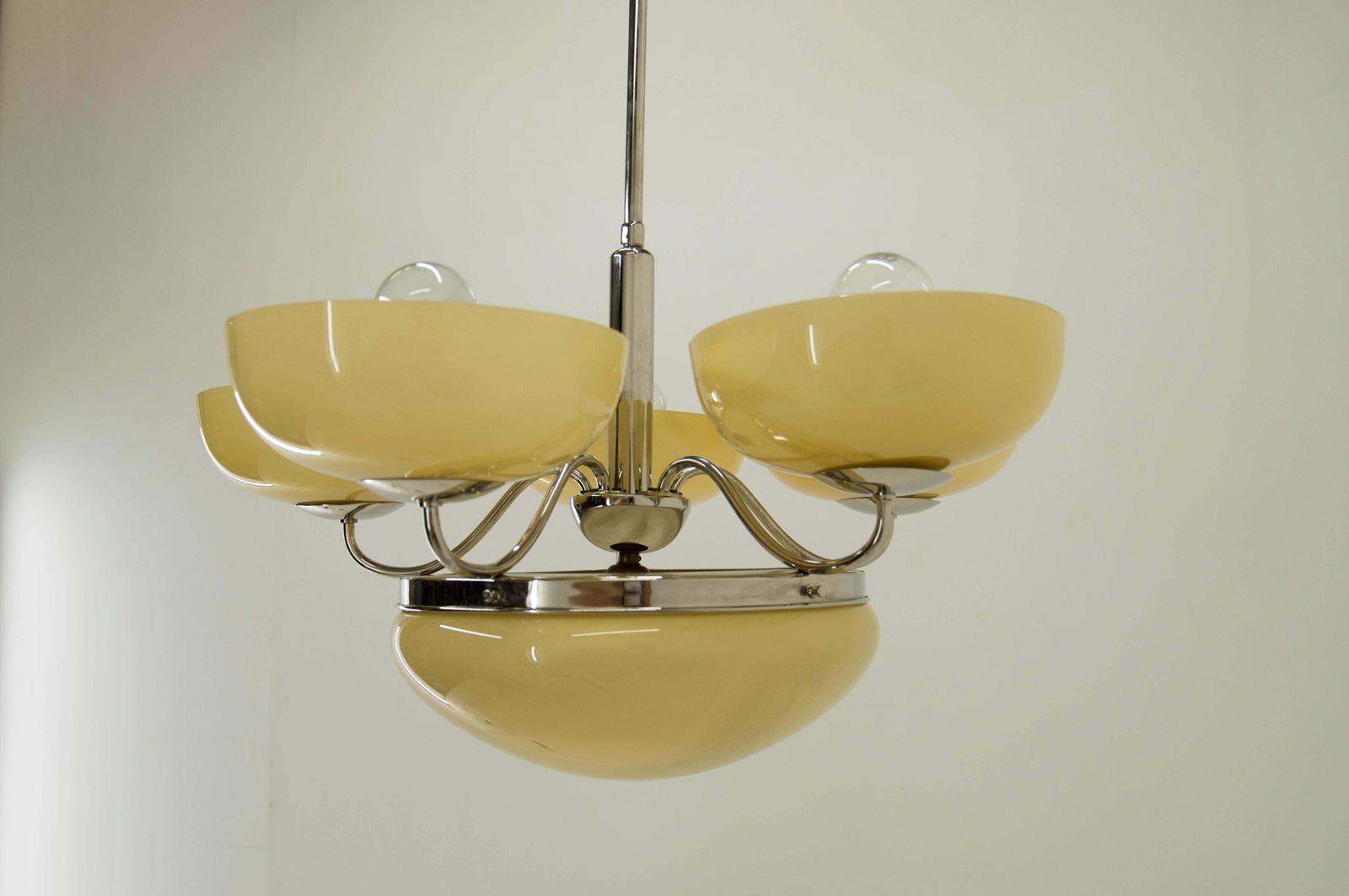 photo furniture Large Art Deco Chandelier In Excellent Condition, 1930s
